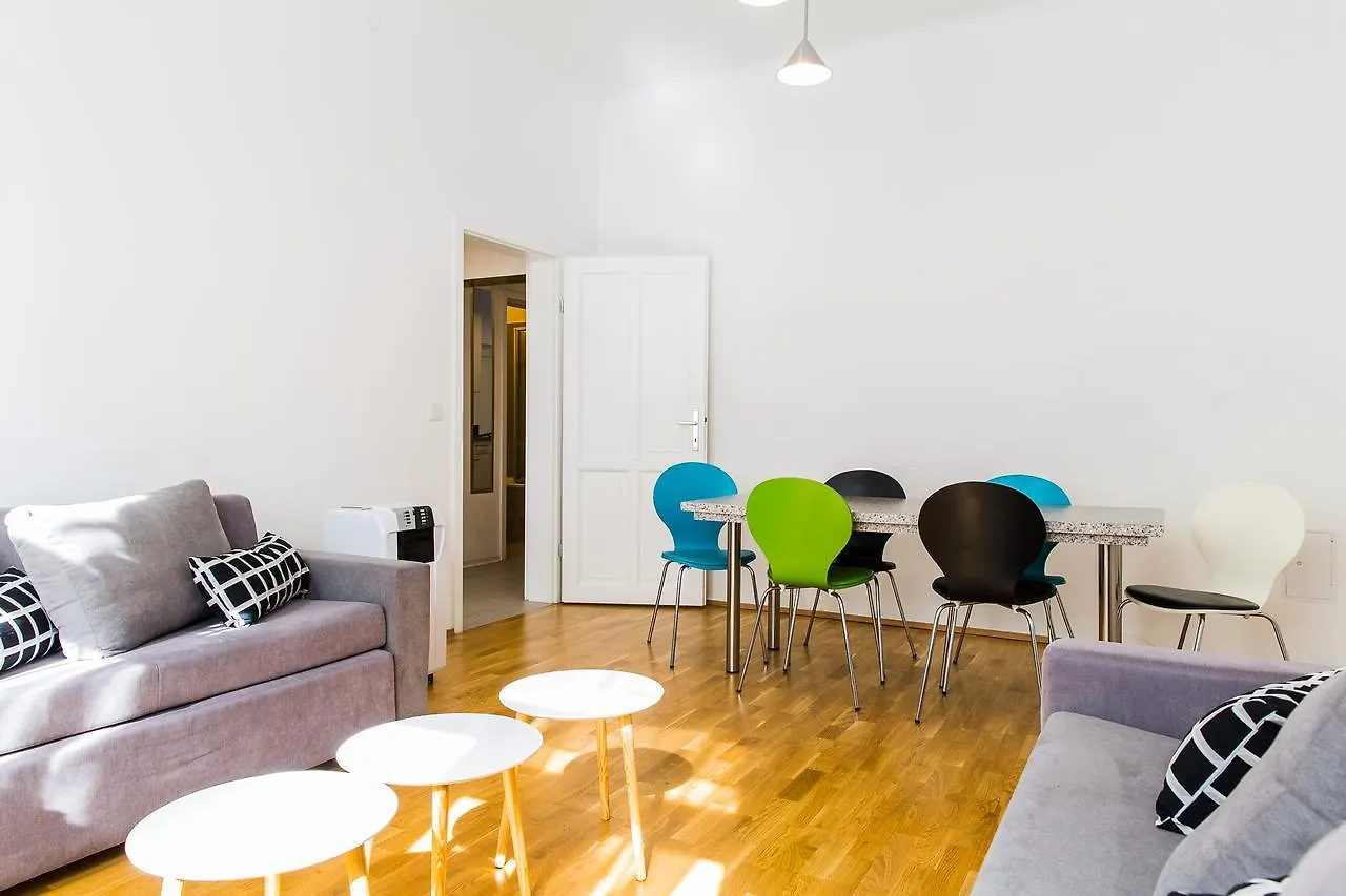 Design Place 1030 Viena 0*,